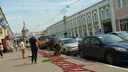 В зоне ЮНЕСКО в Ярославле начали сносить решетки у дорог