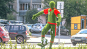 В Самаре у «Ладьи» установили фигуру футболиста