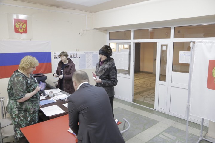Сотрудница отделения новорождённых ГКБ № 1 Светлана сегодня голосует на работе