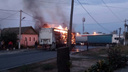 В Ворошиловском районе сгорела фура с картонными коробками