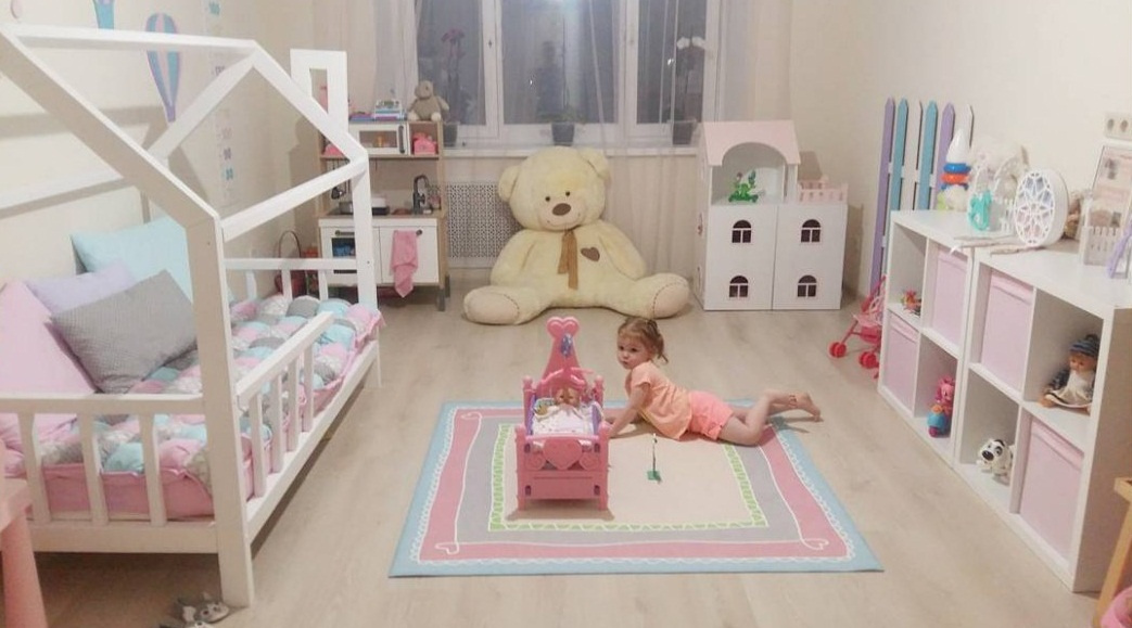 Пока Настя находила первых клиентов и делала заказы, она успевала обустраивать детскую комнату для своей дочери