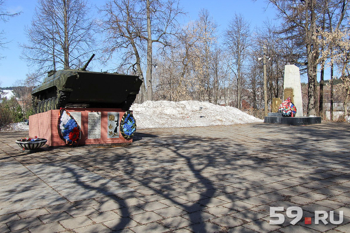 В Юго-Камском есть несколько монументов В Юго-Камском есть несколько монументов