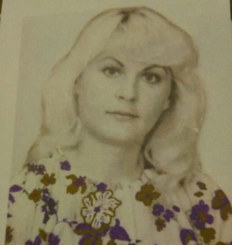 Мама Юлии - Ольга Александровна Карасева (Никитина) в 20-летнем возрасте Мама Юлии - Ольга Александровна Карасева (Никитина) в 20-летнем возрасте
