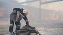 Пожар в деревянном доме под Волгоградом выгнал на улицу 12 человек
