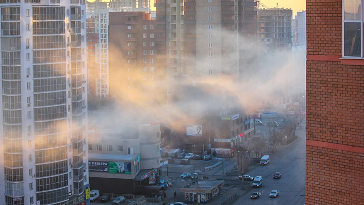 Большегрузам запретили въезжать в Челябинск во время смога