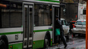 Пассажиры в шоке: в ростовском автобусе во время движения вылетели стекла