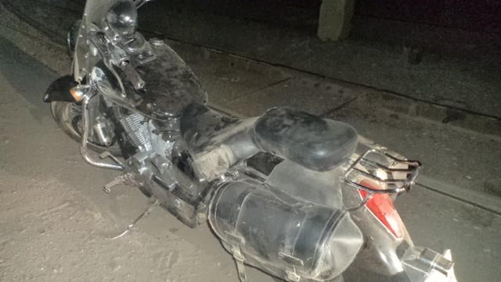 Пьяный мотоциклист рухнул на дороге в Магнитогорске