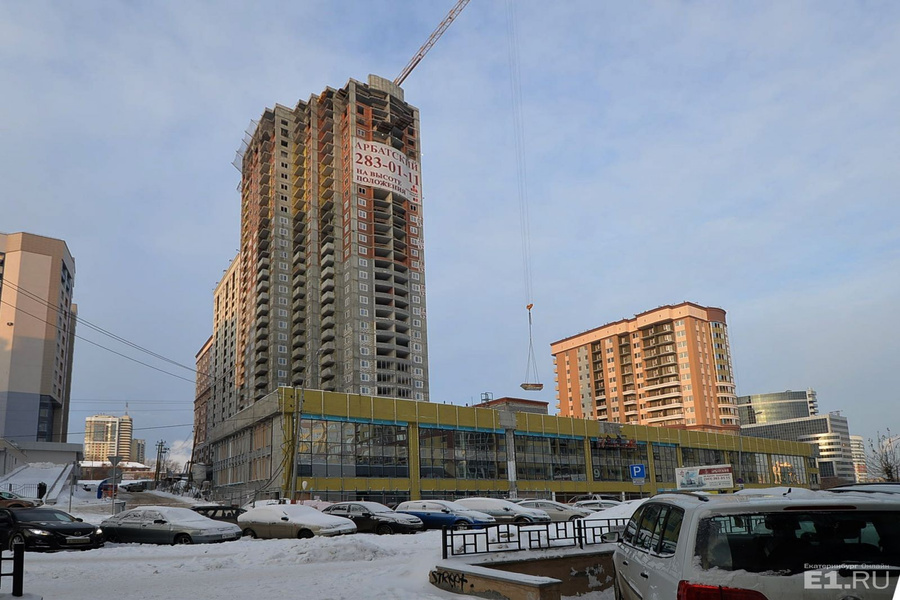 ЖК «Арбатский» строится на Московской, но после сдачи квартир окна у некоторых жильцов будут выходить как раз на улицу Шейнкмана. ЖК «Арбатский» строится на Московской, но после сдачи квартир окна у некоторых жильцов будут выходить как раз на улицу Шейнкмана.