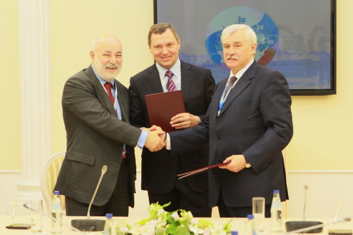 Подписание соглашения о научно-техническом сотрудничестве между Санкт-Петербургом, Фондом «Сколково» и ОАО «Российские сети».
