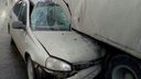 В Самаре водитель Lada Kalina «залетел» под фургон и погиб