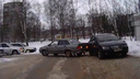 В Ярославле автохам испортил чужую машину и скрылся с места ДТП