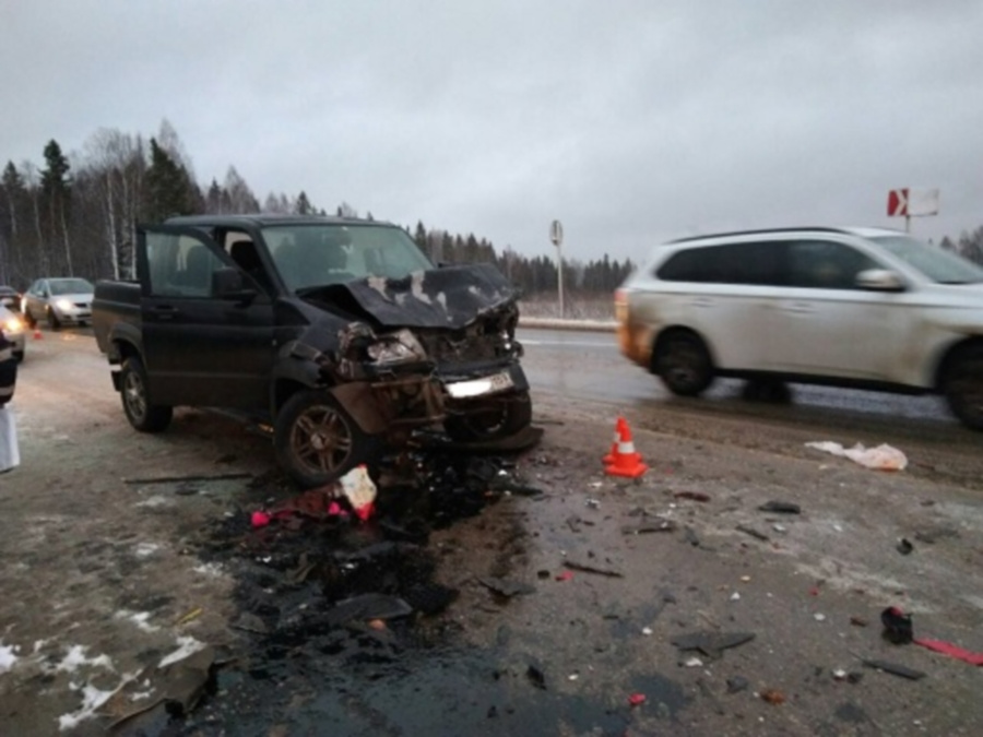 В результате аварии пострадала 65-летняя пассажирка УАЗа