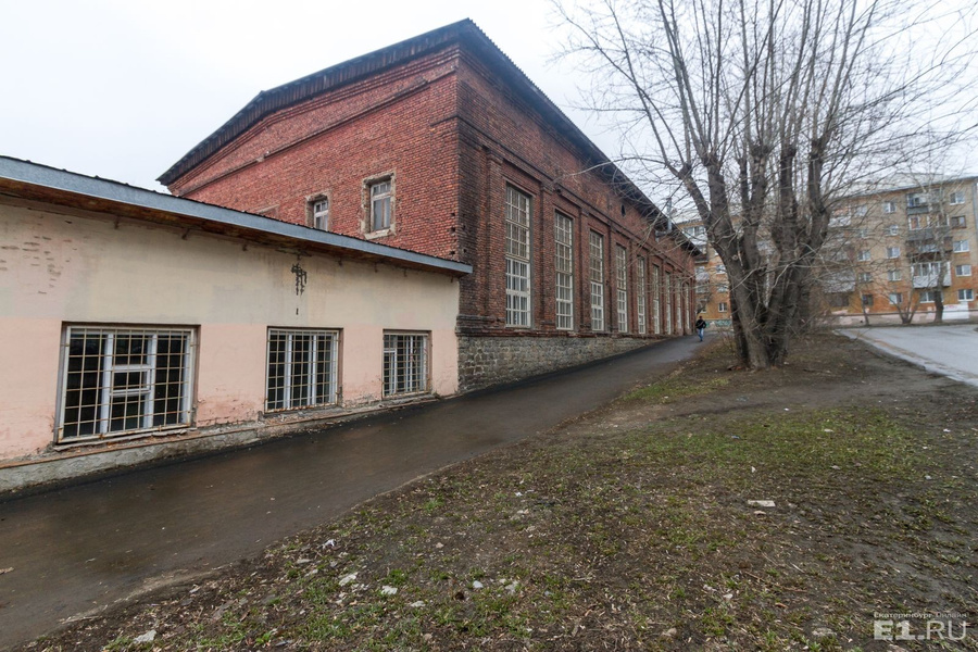 Здание предприятия "Микроакустика".
Здание предприятия "Микроакустика".