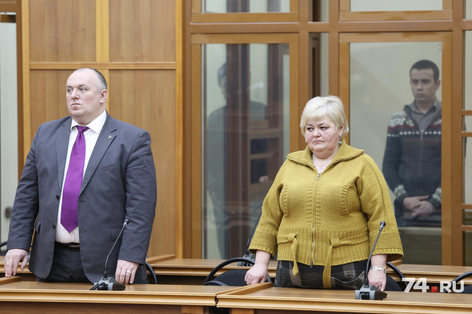 Ранее суд официально разрешил ей защищать сына во время процесса Ранее суд официально разрешил ей защищать сына во время процесса