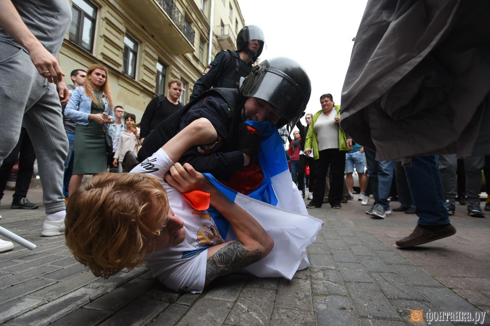 Протестовать против. Митинг 9 сентября 2018 Санкт-Петербург. Демонстрации протестов в Петербурге. Митинг Петербург полиция.