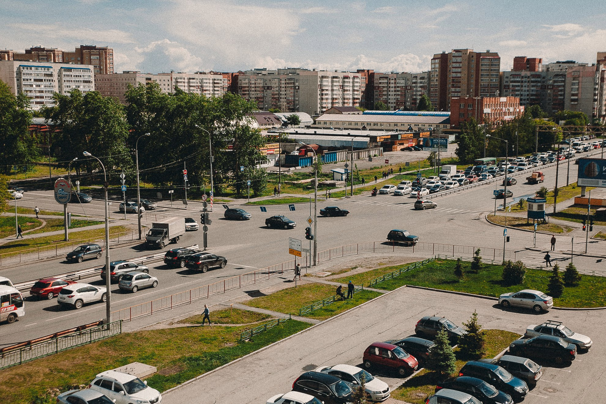 Ул мельникайте. Улица Мельникайте Тюмень. Мельникайте Харьковская. Мельникайте 71 Тюмень. Тюмень ул Мельникайте Правобережный.