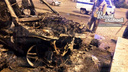 В Ростове после ночного ДТП полностью сгорел Mercedes-Benz