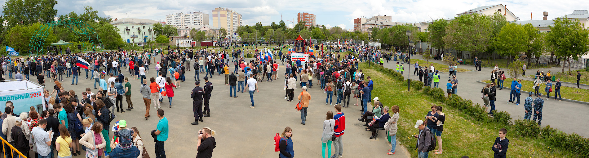 В этом году на митинге была не только молодежь В этом году на митинге была не только молодежь