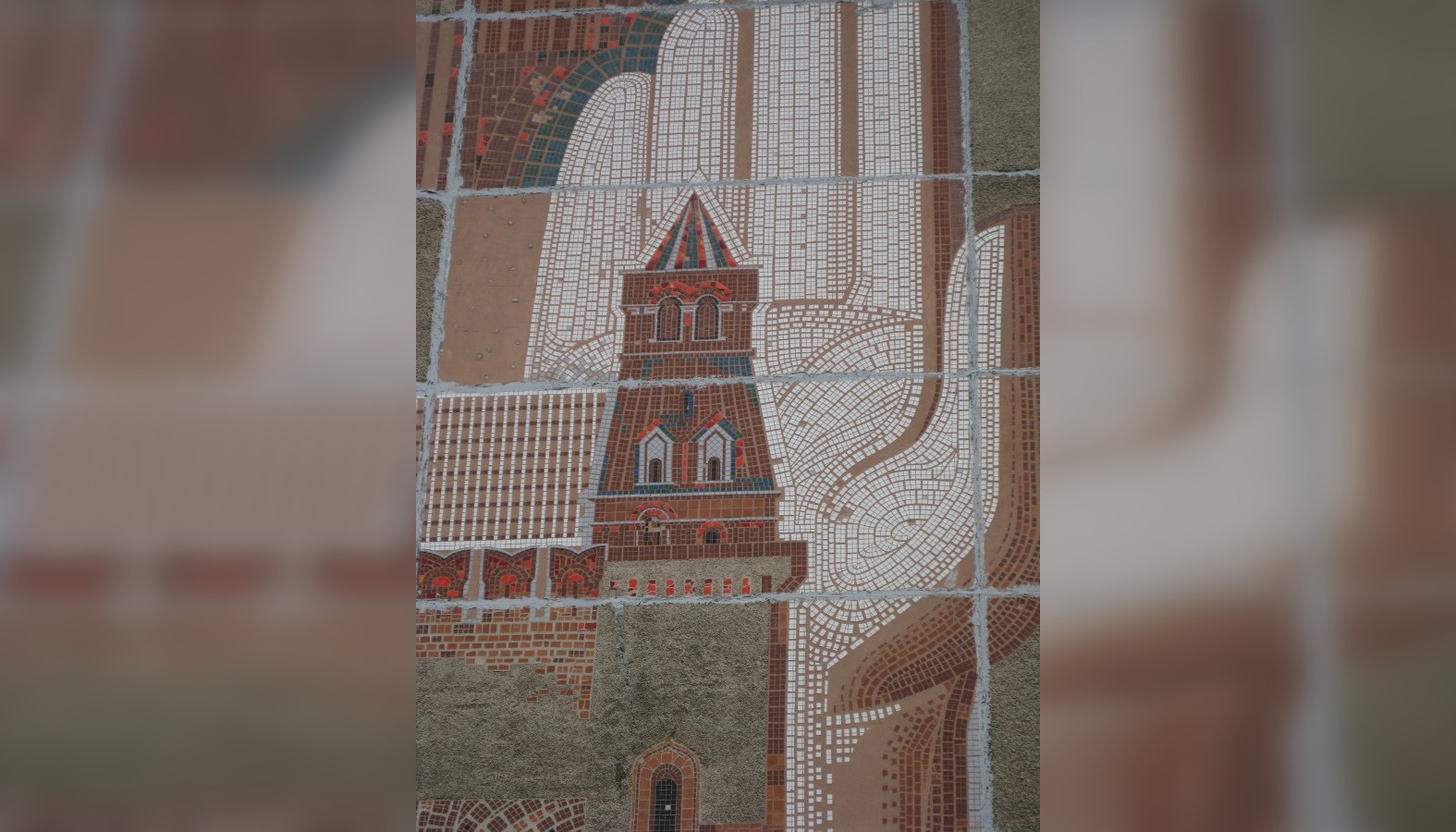 Дом на Осипенко украшает «рука Кремля»