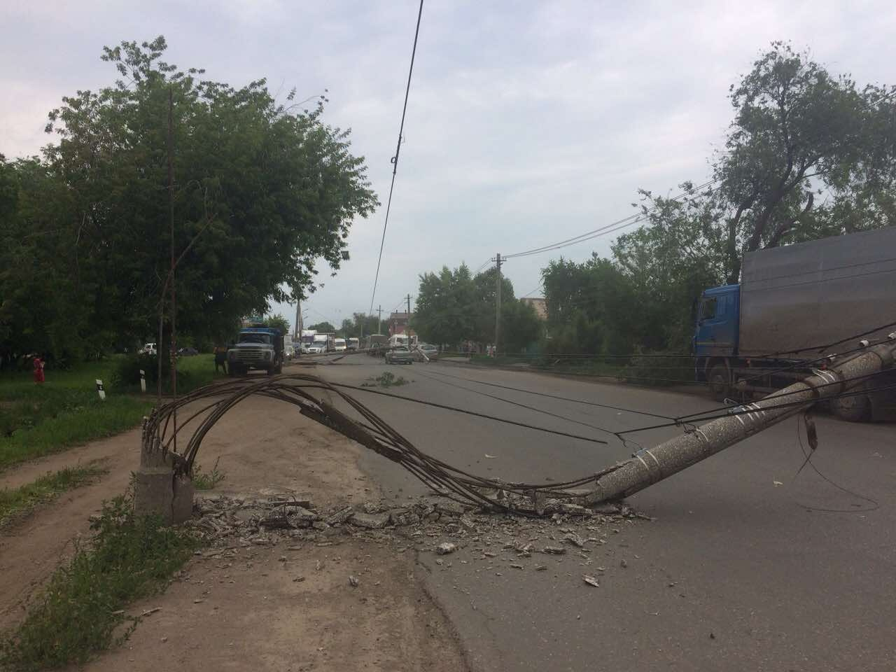 Карта самары пугачевский тракт. ДТП на Пугачевском тракте в Самаре. Авария Пугачевский тракт Самара. Бетонный столб разрушенный. На улице Пугачёвский тракт сшибли человека в Самаре.