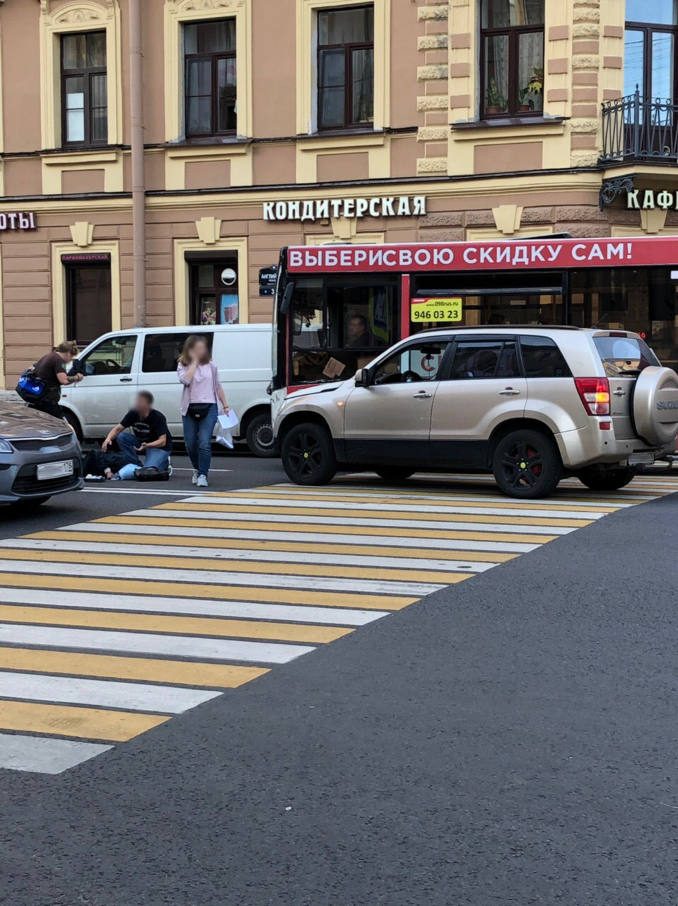 День сбитых пешеходов. В Петербурге просят помочь жене пострадавшего, в  Киришах искали наехавшее на ребенка такси - 6 сентября 2019 - ФОНТАНКА.ру