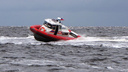 Спасатели Северодвинска эвакуировали на берег четырех потерявшихся рыбаков и девушку