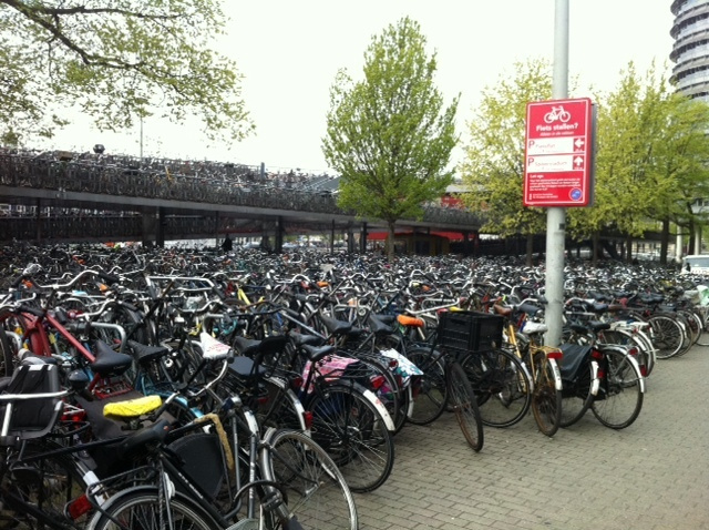 Велопарковка в Амстердаме
