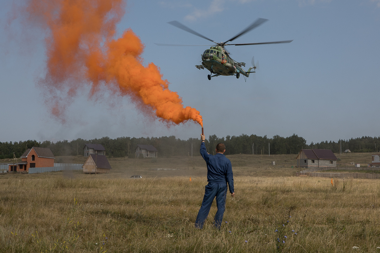 Задействовано 12 вертолетов Ми-8