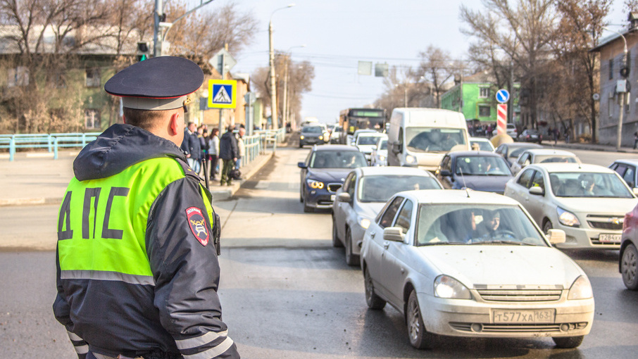 В Тольятти водитель вмял свою «четверку» в автомобиль KIA