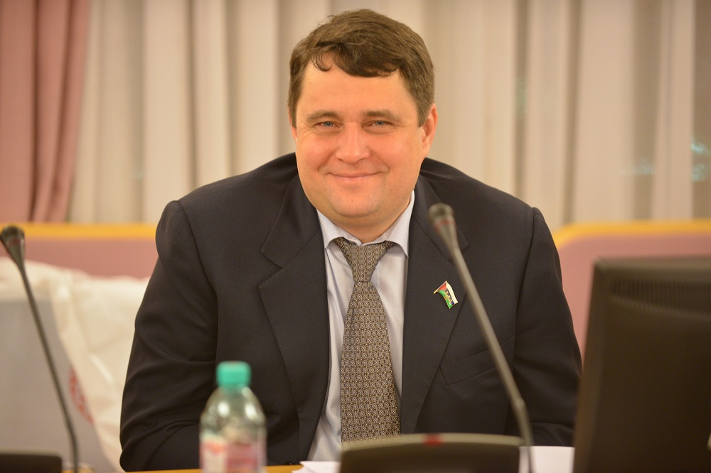 Юрий Холманский трудится в Газпроме Юрий Холманский трудится в Газпроме