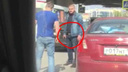 Разборки с пистолетом: в центре Ростова подрались два водителя