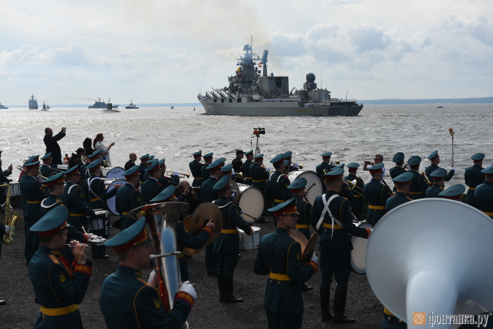 Кронштадт прямая трансляция. Парад ВМФ В Кронштадте. Парад в Кронштадте 2022 в день ВМФ. Парад ВМФ В Мурманске 2022. Парад ВМФ В Полярном.