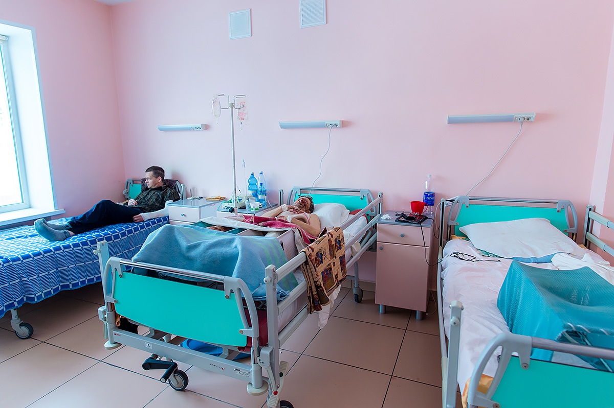 В палатах тепло, светло и даже уютно В палатах тепло, светло и даже уютно