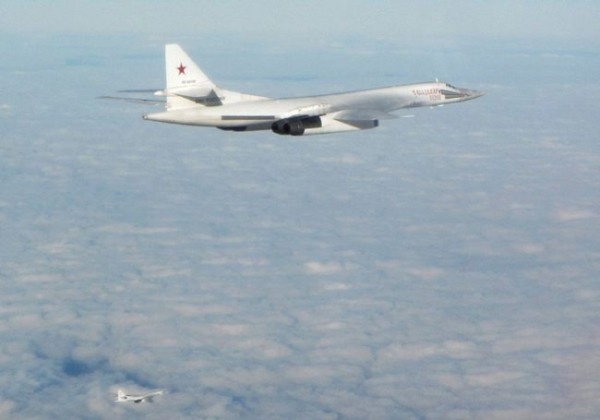 Истребители ВВС Великобритании на фоне перехваченных Ту-160