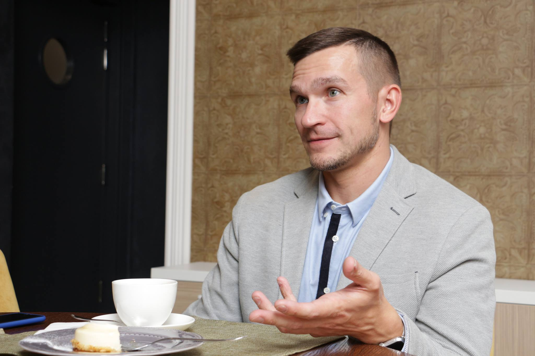 Дмитрий Корниенко знает, как избавиться от депрессии Дмитрий Корниенко знает, как избавиться от депрессии