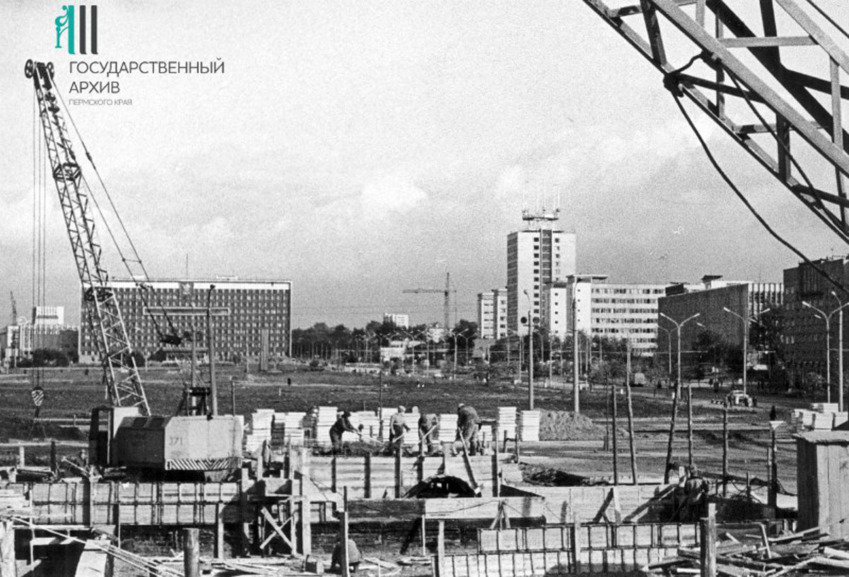 Постройка пермь. Старая Эспланада Пермь. Эспланада Пермь 1960. Пермский драматический театр СССР. Пермянка река в Перми.