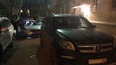 Встал на два колеса: водитель Mercedes устроил ночные гонки с полицией по Самаре