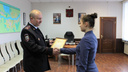 В Рыбинске девушку, бросившуюся в погоню за ворами, наградила полиция