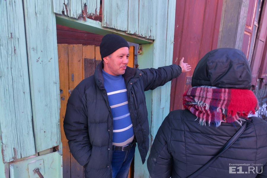 Сосед Араика Игорь (на родном узбекском имя мужчины звучит иначе) снимает дом четвёртый год, про снос он слышал, но пока его это не очень беспокоит
