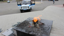 Девочки в Челябинской области попали под статью, бросив венок на Вечный огонь