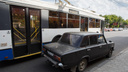 Волгоградские водители оправдались за парковку на «выделенке»