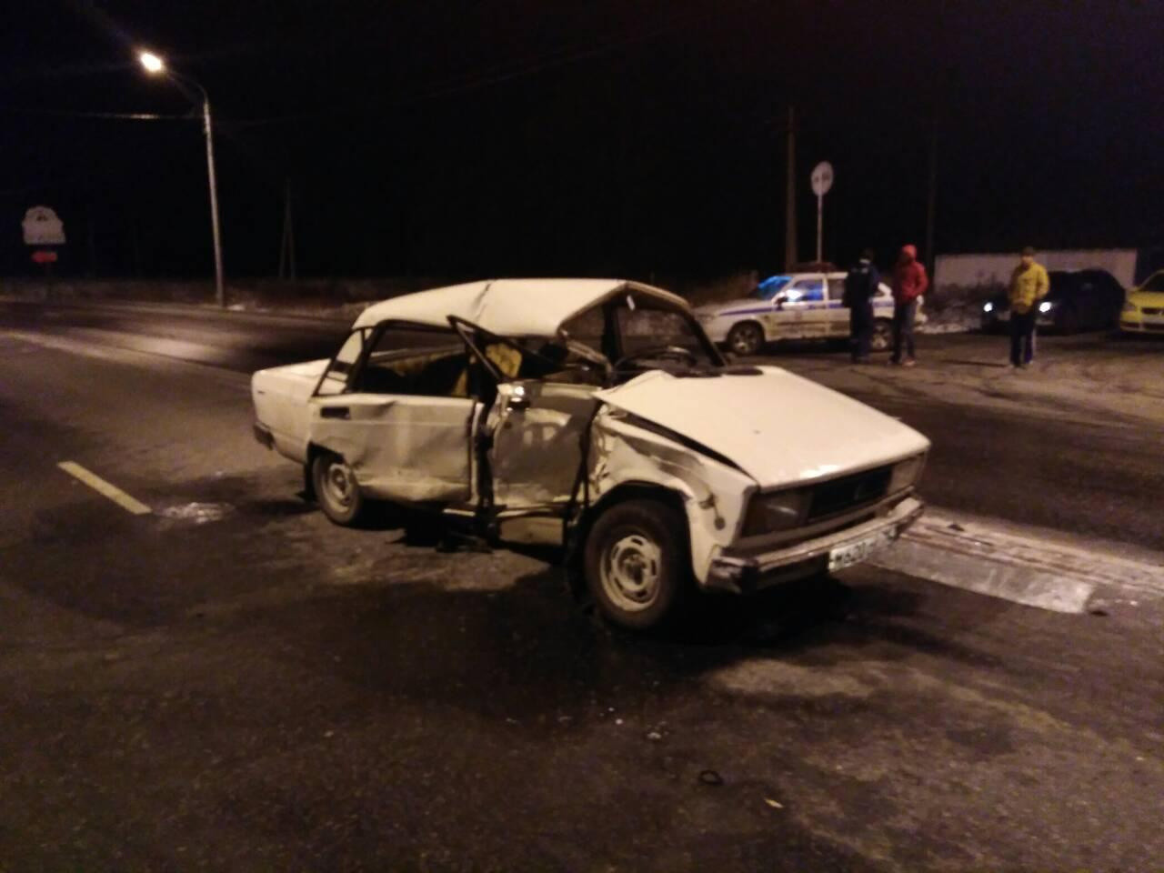 В больницу в итоге попала пожилая пассажирка ВАЗ-2105 В больницу в итоге попала пожилая пассажирка ВАЗ-2105