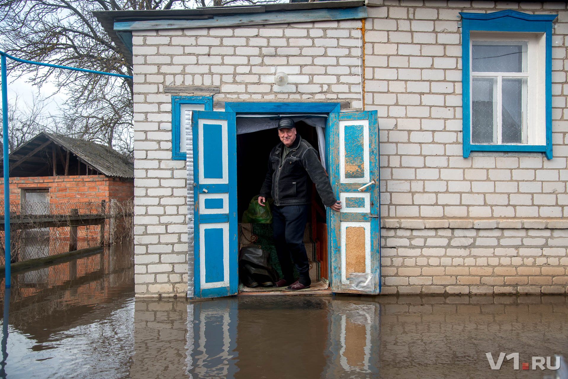 Типичный урюпинск. Урюпинск наводнение. Половодье в Урюпинске. Потоп в Урюпинске. Урюпинск затопило.