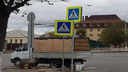 На улицах Волгограда ставят дорожные знаки-близнецы
