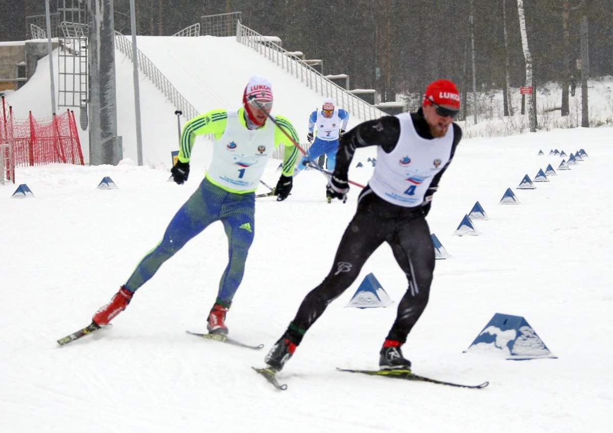 Одно из состязаний универсиады — лыжные гонки