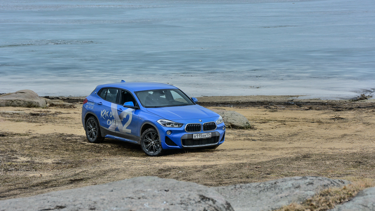 BMW X2 построен на базе кроссовера X1, но общих кузовных деталей у них почти нет