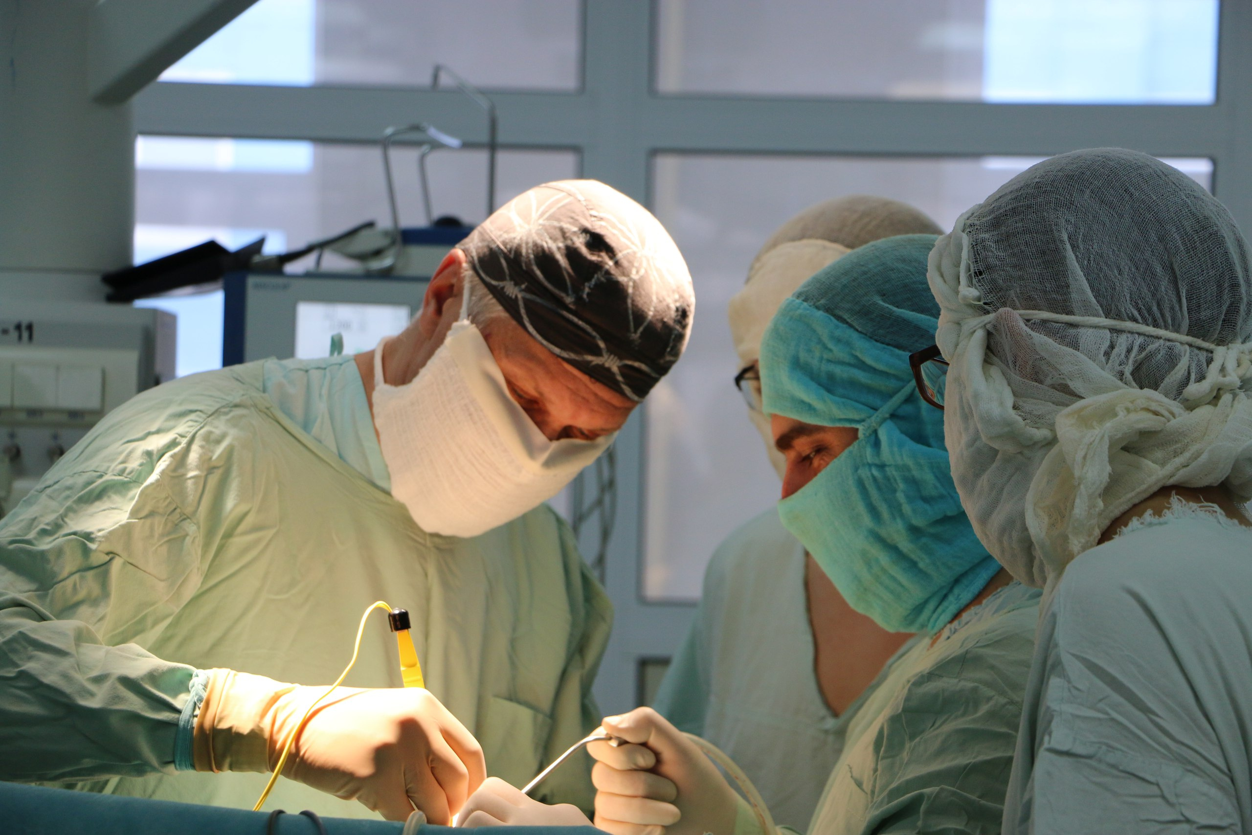 Дмитрий Петрович во время операции по удалению опухоли головного мозга