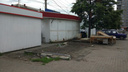 «Вход в храм очистили от шаурмы»: в Челябинске снесли 25 киосков с едой и прессой