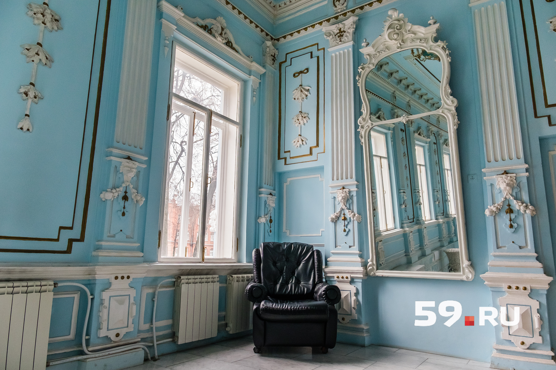 Здание было отреставрировано в 1990-х годах Здание было отреставрировано в 1990-х годах