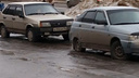 В Рыбинске массово порезали машины на парковке: версии преступления